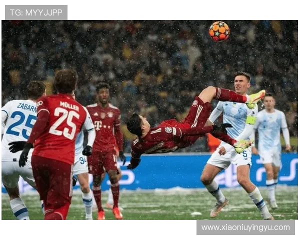 范德芬奔袭助攻帕利尼亚，欧冠破门首秀震撼全场